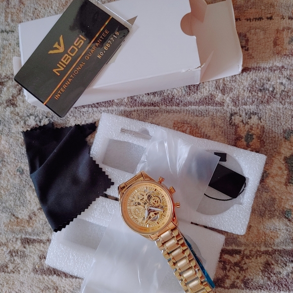 Men's gold watch - Picture 3 of 3